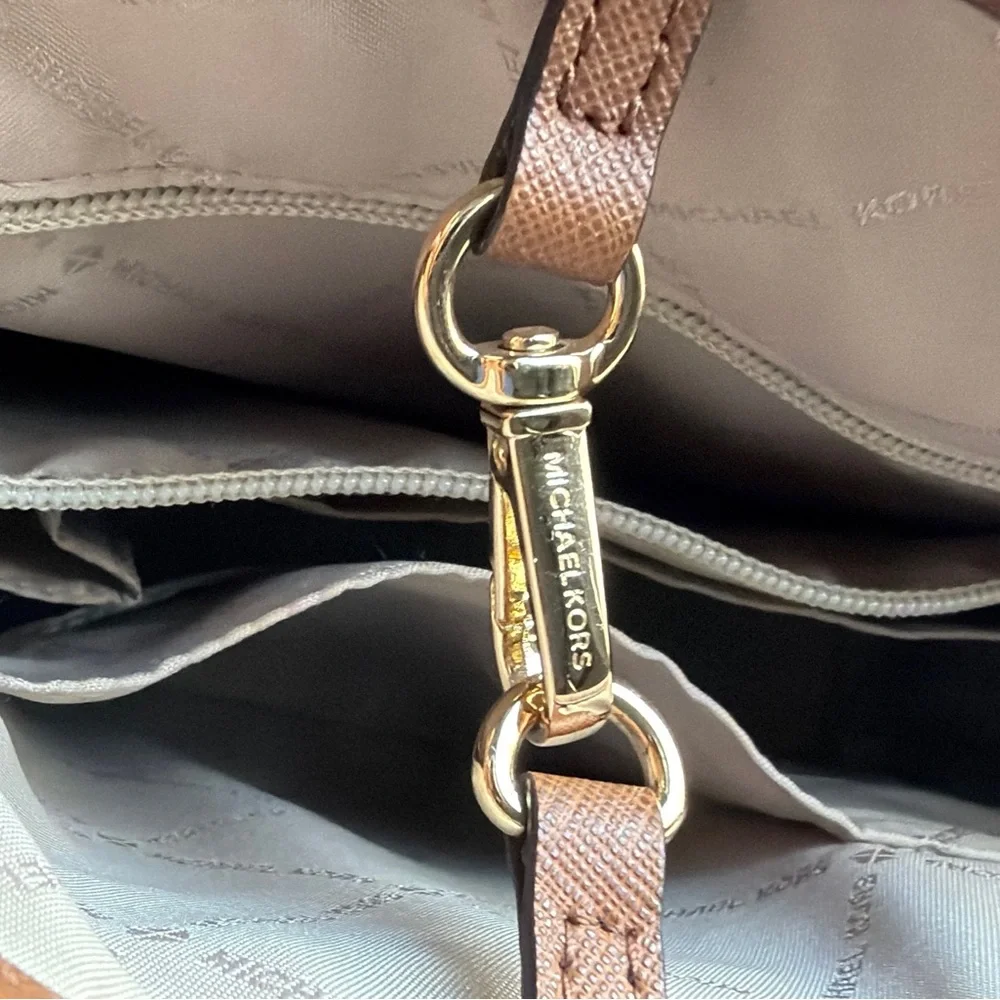 Michael Kors | Brown Saffiano Leather Shoulder Bag with Gold Hardware - Picture 6 of 7